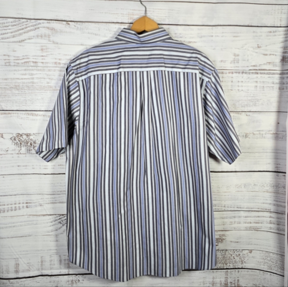 Eddie Bauer Blue Striped Button‎ Down Shortsleeve Shirt Size Large Relaxed Fit - Picture 2 of 3